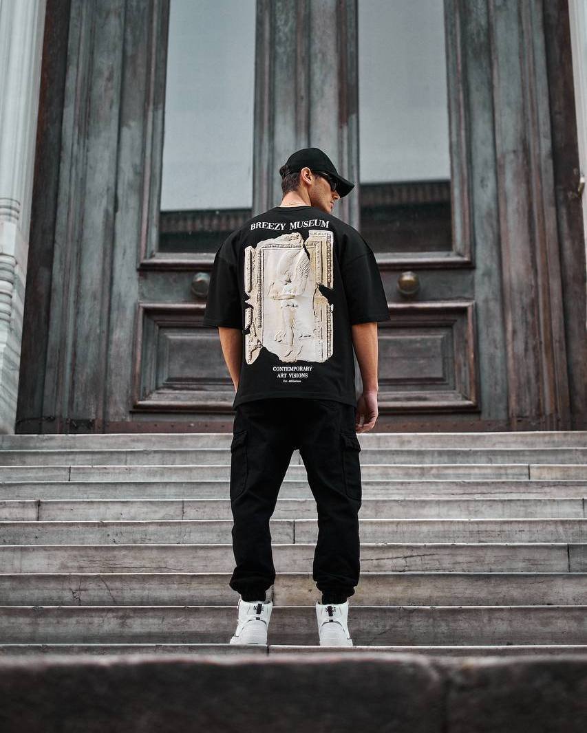 📣 Introducing the 2N Artwear 'Museum' oversized T-shirt ! ❤----------------------------------------------------Price- 65 DTSizes- S, M, L, XL❗️Features-Crafted from 270 GSM organic cotton for unmatched comfort and